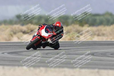 media/Oct-13-2025-Moto Forza (Mon) [[a66d839500]]/3-B Group/Session 3 (Turn 16)/